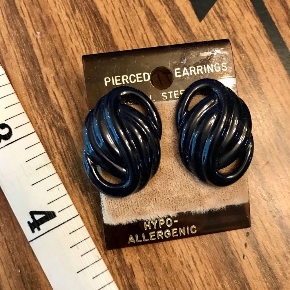 Vintage 80s/90s fashion earrings